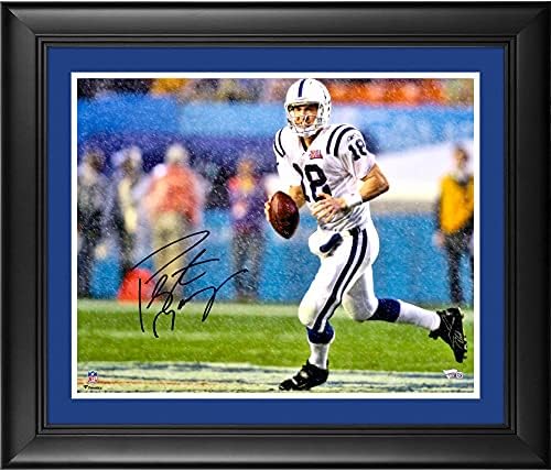 Peyton Manning Indianapolis Colts Çerçeveli İmzalı 16 x 20 Super Bowl XLI Yağmurda Koşuyor Fotoğraf-İmzalı NFL Fotoğrafları